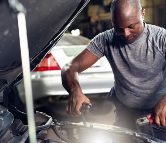 Блок реле моторного отсека