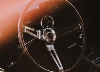 Как правильно поменять тормозные диски