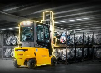 Вилочные погрузчики на службе у цифрового склада