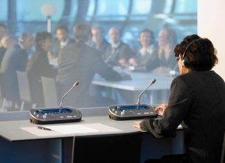 Синхронный перевод — мостик между культурами